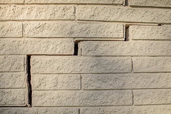 cracked foundation wall